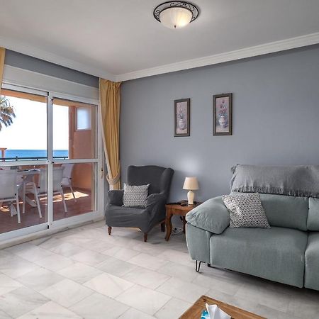 Fantastic Beachfront Apartment Estepona Dış mekan fotoğraf