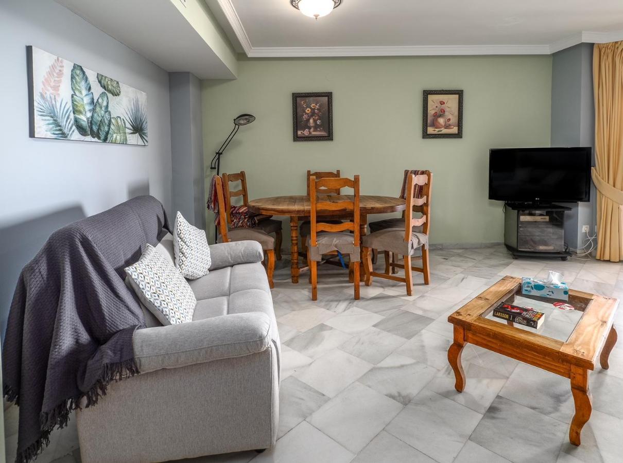 Fantastic Beachfront Apartment Estepona Dış mekan fotoğraf