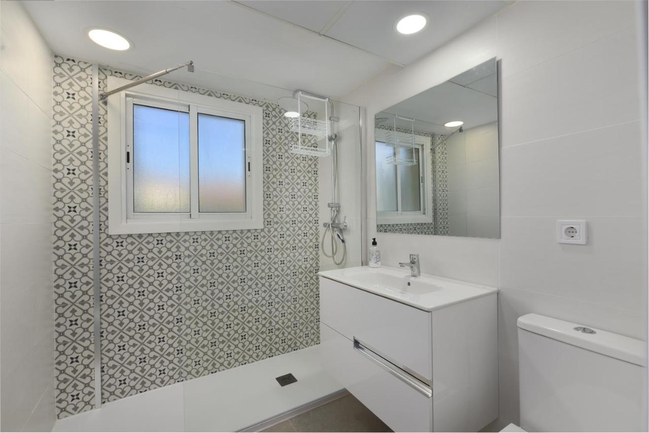 Fantastic Beachfront Apartment Estepona Dış mekan fotoğraf