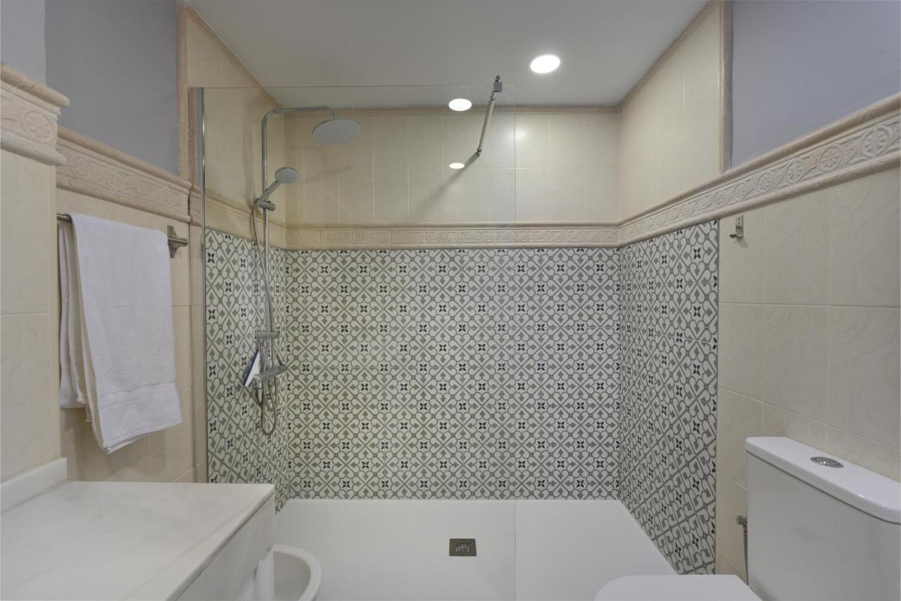 Fantastic Beachfront Apartment Estepona Dış mekan fotoğraf
